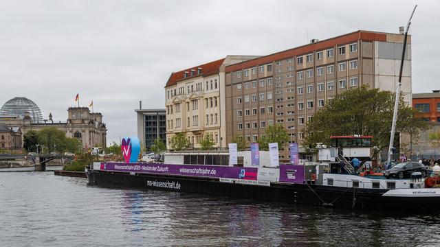 MS Wissenschaft: Schiff tourt mit Gratis-Ausstellung zur Medizin der Zukunft