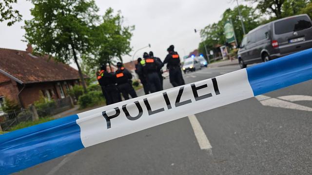 Bild: Großeinsatz der Polizei: Schusswechsel in Nienburg - Wer hat die Tat beobachtet?