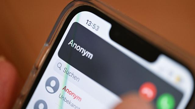 Kriminalität: Wie Callcenter-Betrüger ihre Opfer unter Druck setzen
