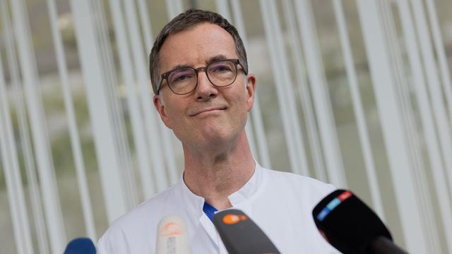 Virus auf Kreuzfahrtschiff: Klinik: Keine Entwarnung im Fall deutscher Kontaktperson