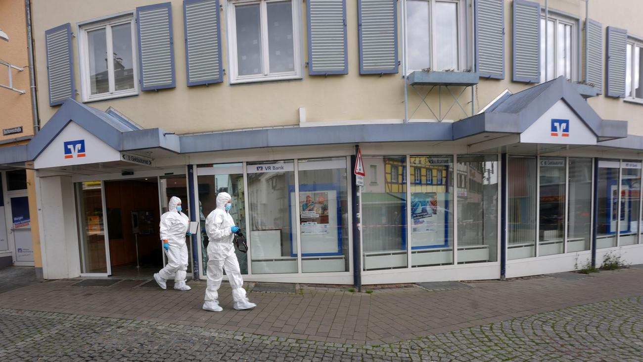 Einsatz in Sinzig: Polizei: Täter bei möglicher Geiselnahme hat Beute gemacht