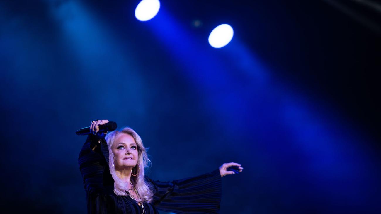 Not-Operation: Bonnie Tyler nach Not-OP im Koma - Tour offen