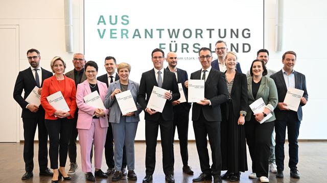 Bild: Personalkarussell: Das ist Özdemirs Regierungsmannschaft