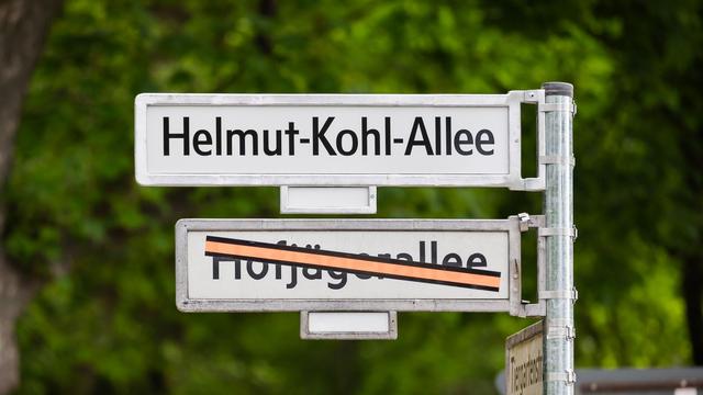 Bild: «Kanzler der Einheit»: Helmut-Kohl-Allee in Berlin offiziell eingeweiht