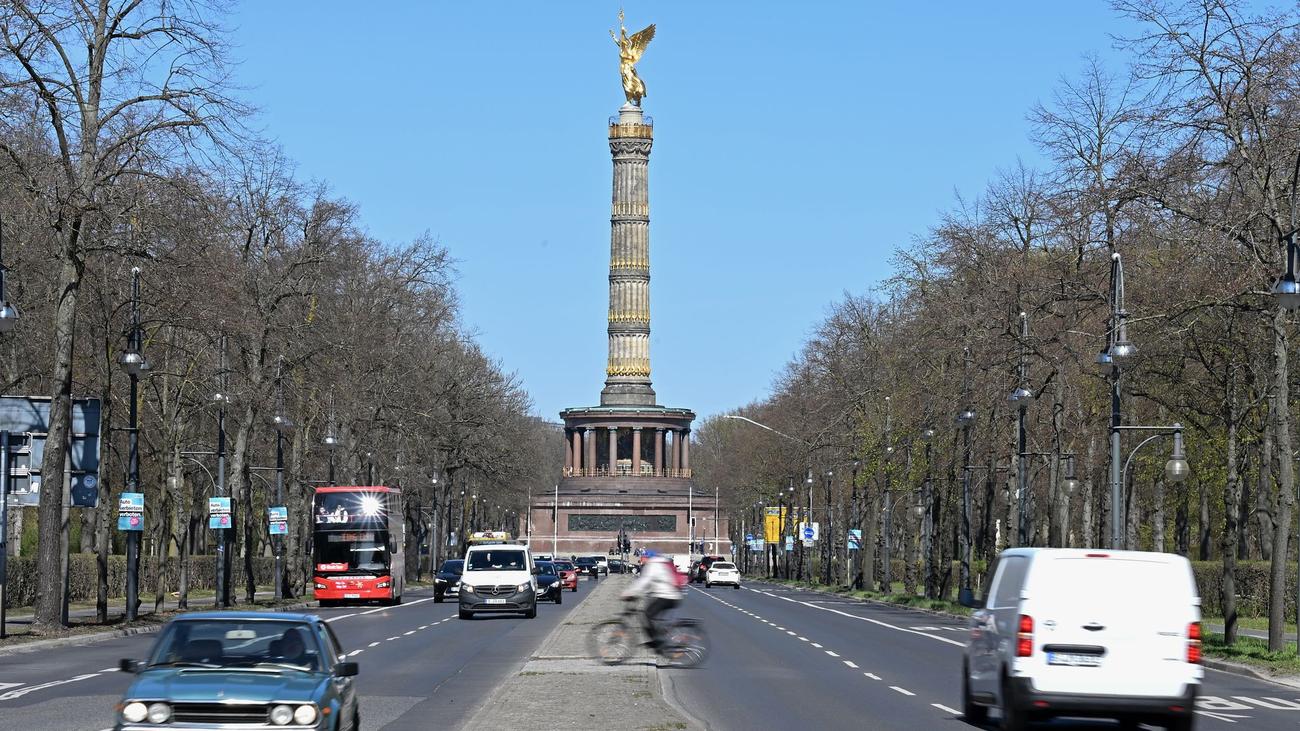 «Kanzler der Einheit»: Helmut-Kohl-Allee wird in Berlin eingeweiht
