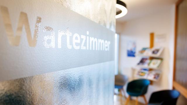 Bild: Kürzungen im Gesundheitswesen: KBV: Durch Sparpaket auch in Sachsen weniger Arzttermine