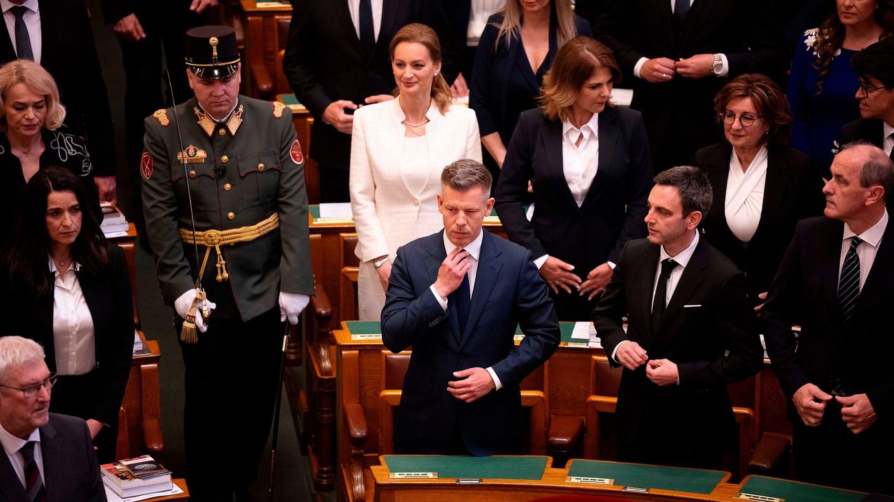 Regierungswechsel: Peter Magyar zum Ministerpräsidenten Ungarns gewählt