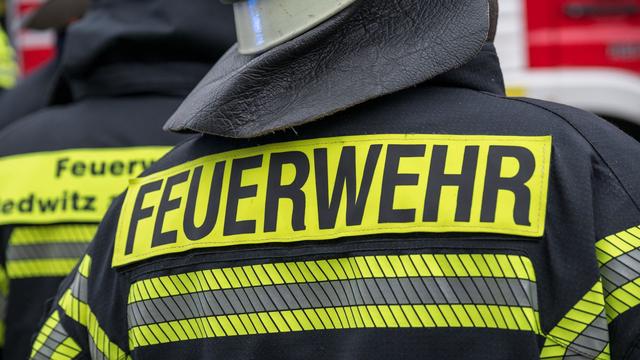 Brände: Großbrand auf Aussiedlerhof sorgt für sechsstelligen Schaden