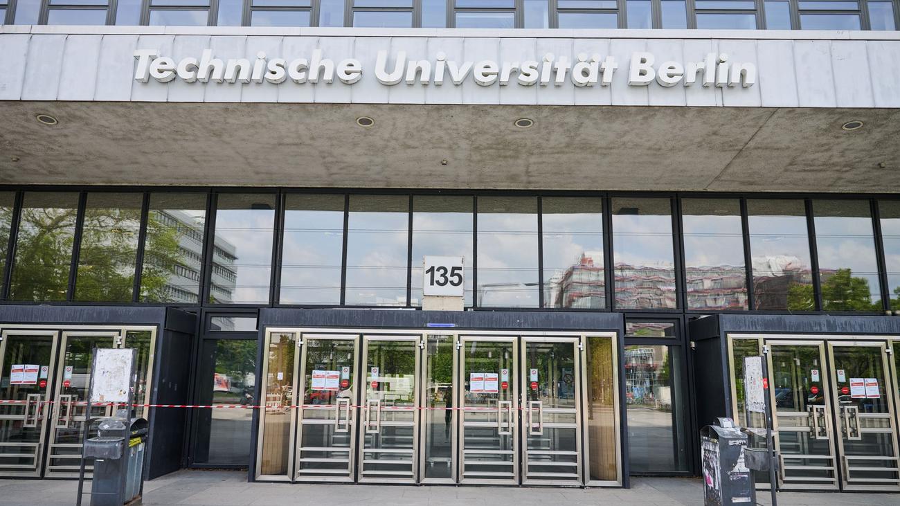 Mängel am Bau: Hauptgebäude der TU mit Flatterband abgesperrt