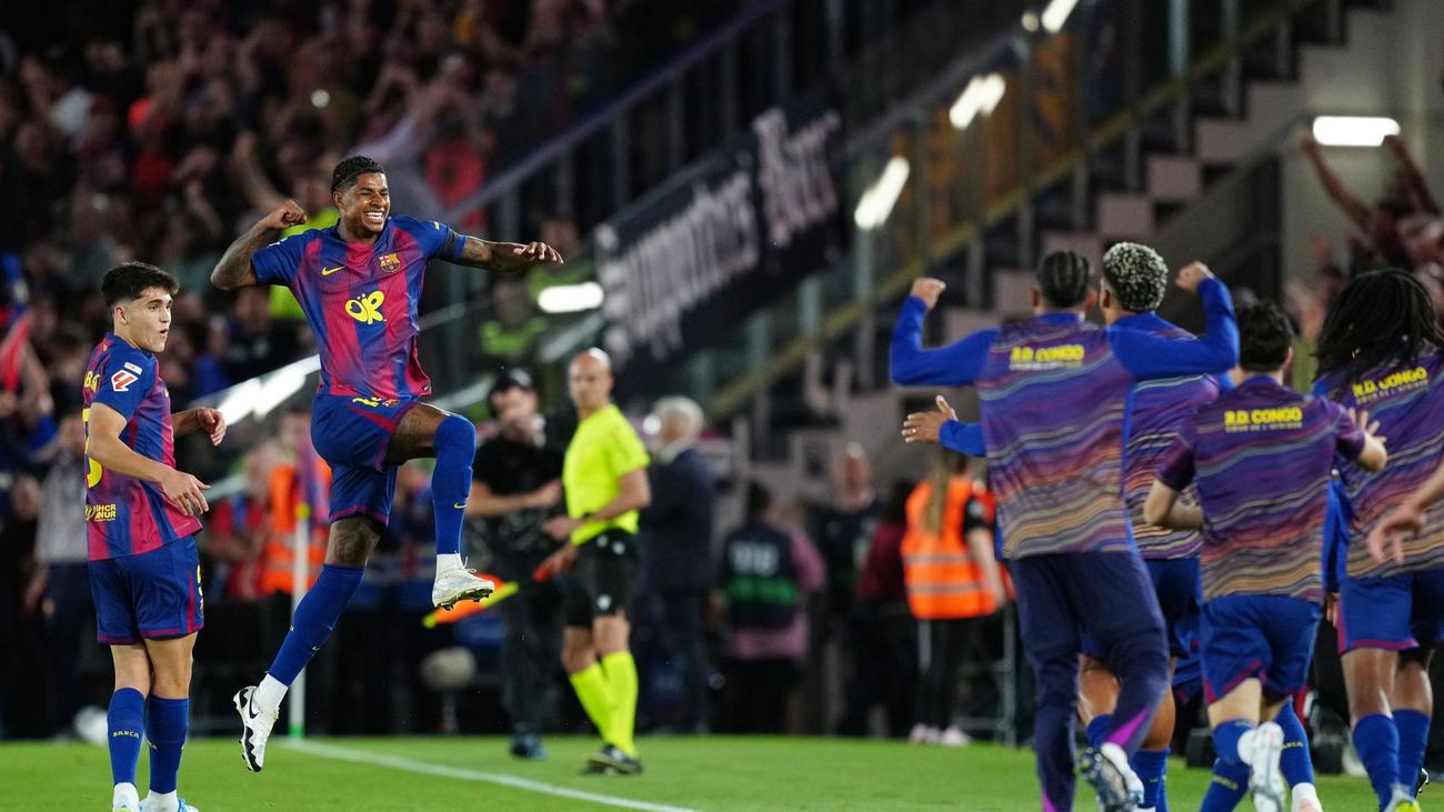 Fußball in Spanien: Sieg im Clásico: Barça ist Meister - Flick trauert um Vater