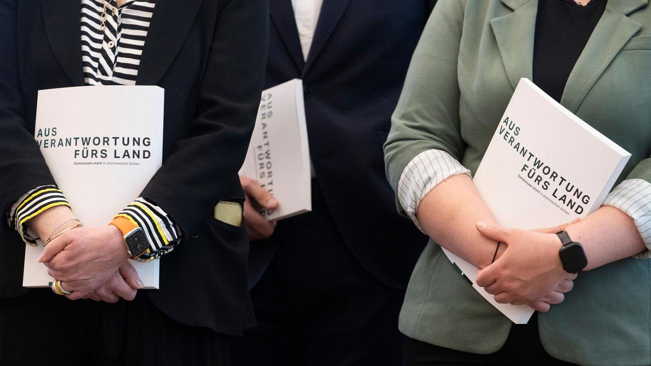 Regierungsbildung im Südwesten: Grüne und CDU wollen Koalitionsvertrag unterzeichnen