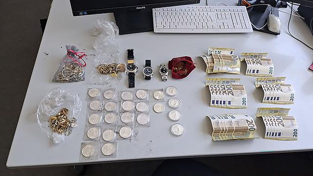 Silbermünzen und Bargeld: Vergrabener Schatz? Kitakind macht besonderen Spielplatzfund