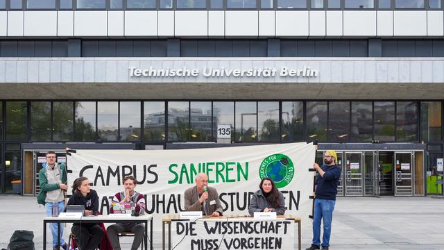 Hauptgebäude geschlossen: TU-Mitarbeiter räumen ihre Zimmer