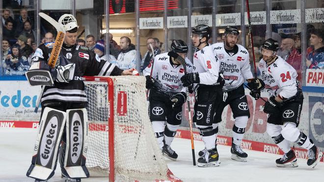 Deutsche Eishockey Liga: Torhüter Jonas Neffin (l) kommt zu den Eisbären. (Archivbild)