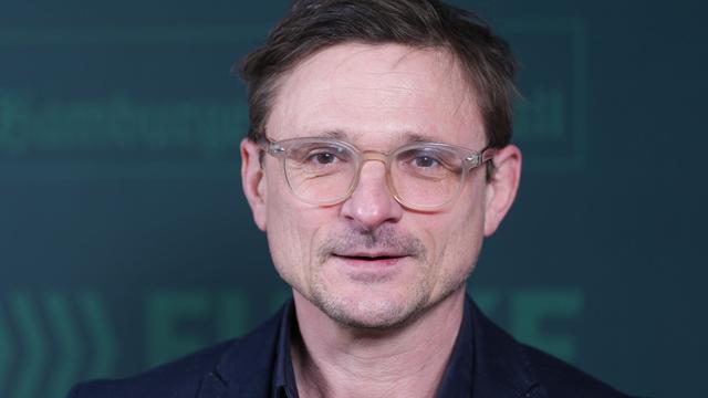 Auszeichnung: Florian Lukas erhält Emder Schauspielpreis