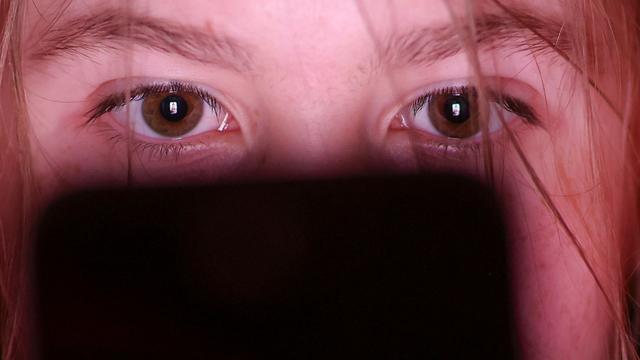 Debatte: Kinderschutzbund: Social-Media-Verbot greift zu kurz