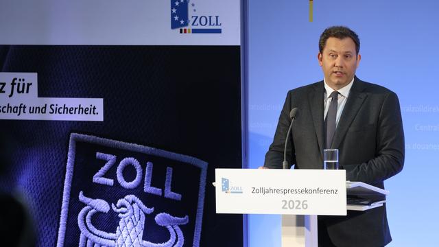 Zoll-Jahresbilanz: Paketflut und Schwarzarbeit - Zoll soll gestärkt werden