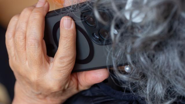 Guthaben-Nutzung: Prepaid-Handys kommen aus der Mode