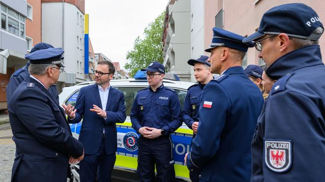 Besserer Informationsfluss: Deutsch-polnisches Polizeiteam startet Dienst in Frankfurt
