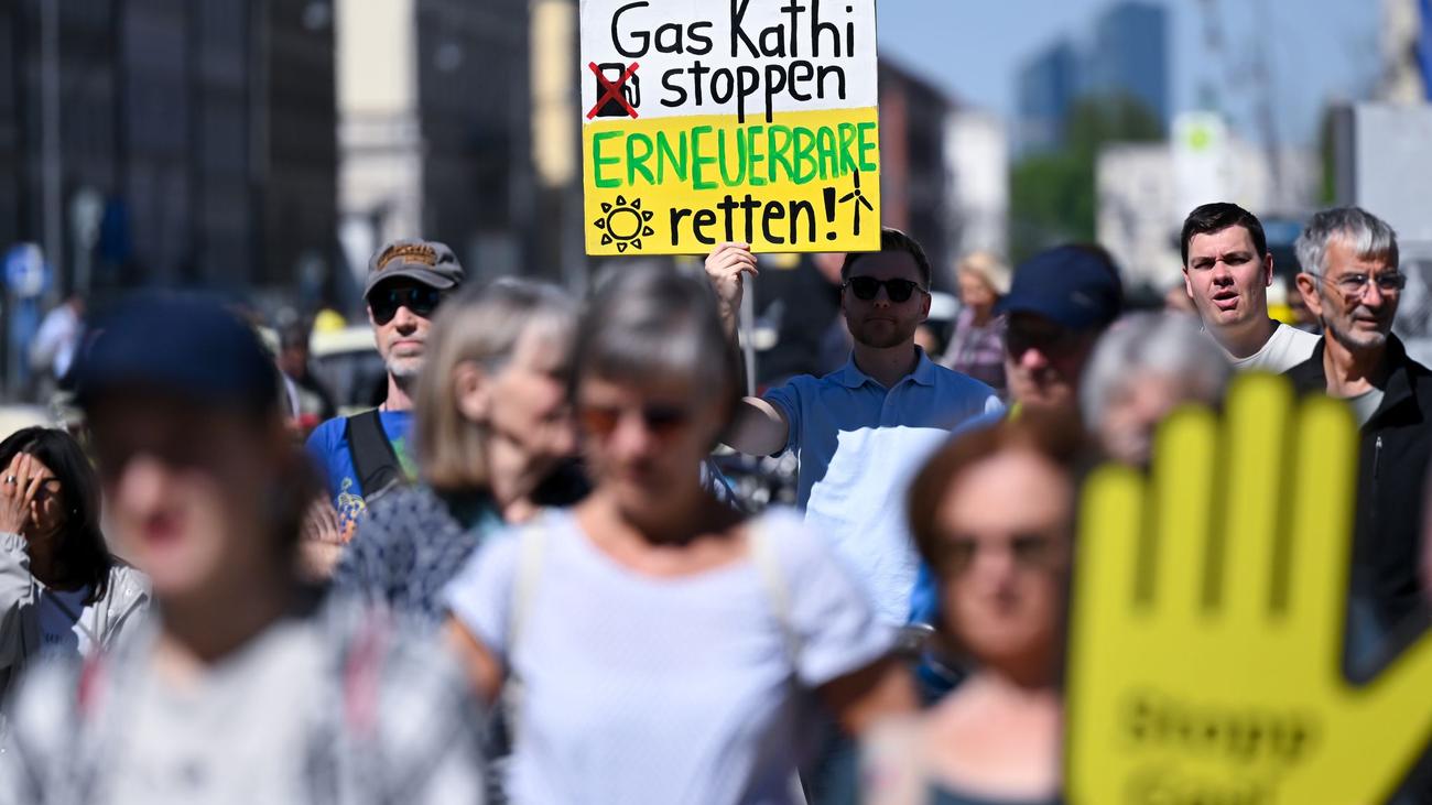 Zahlreiche Protestaktionen: Mobilmachung für Klimacamp: Polizei rechnet mit Großeinsatz