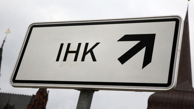 IHK-Konjunkturbericht: Umfrage: Wirtschaft im Land skeptisch - Appell an Regierung