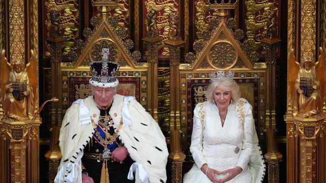 Britische Regierungskrise: Vier Rücktritte und ein König: So ist die Lage in London