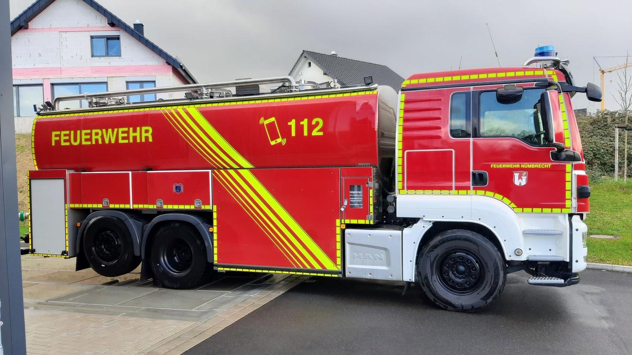 Brandbekämpfung: Blaulicht statt Bauernhof: Milchlaster wird Feuerwehrwagen