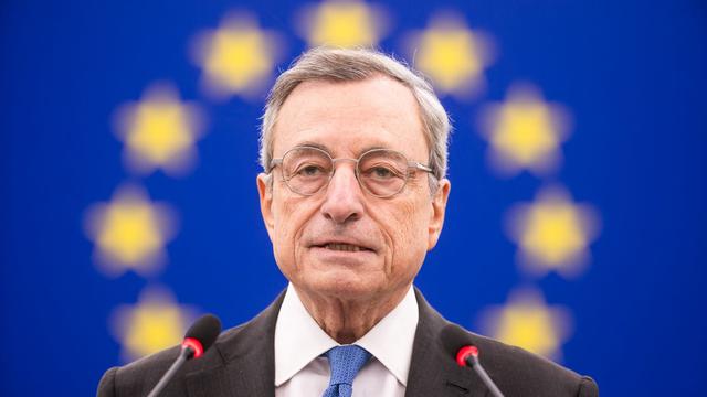Karlspreis-Verleihung: Früherer EZB-Präsident Draghi nimmt Karlspreis in Empfang