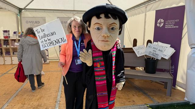Bunter Katholikentag: Selfie mit Luther oder dem Papp-Papst