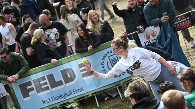 Spezieller Wettstreit: Trinkspiel für den guten Zweck - Flunkyball-«WM» in Elmshorn