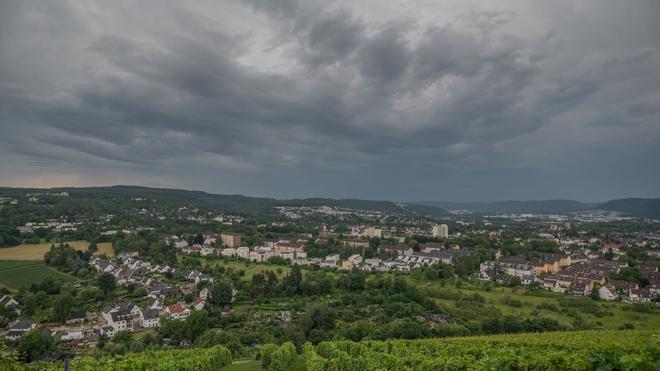 Wettervorhersage: Der Deutsche Wetterdienst rechnet mit Windböen, teils auch Graupel, nachts abklingend und vereinzelt Nebel. (Symbolbild)