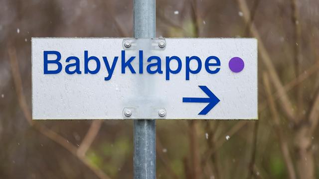 Bild: Goitzsche Klinikum: Säugling in Babyklappe in Bitterfeld-Wolfen - Kind wohlauf
