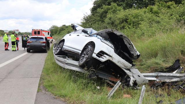 Unfall bei Spurwechsel: Fahrstreifenwechsel auf A6 endet mit drei Leichtverletzten