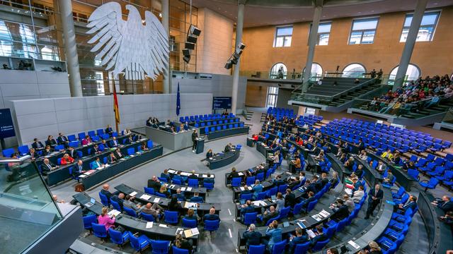 Abgeordnetenbezüge: Umfrage ergibt klare Mehrheit gegen Diätenerhöhung