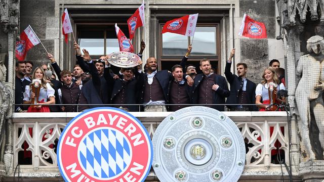 Fußball-Bundesliga: Großes Logo mit Bayern-Beleidigung