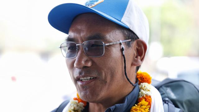 Höchster Berg der Erde: Nepalese bricht mit 32. Everest-Besteigung eigenen Rekord