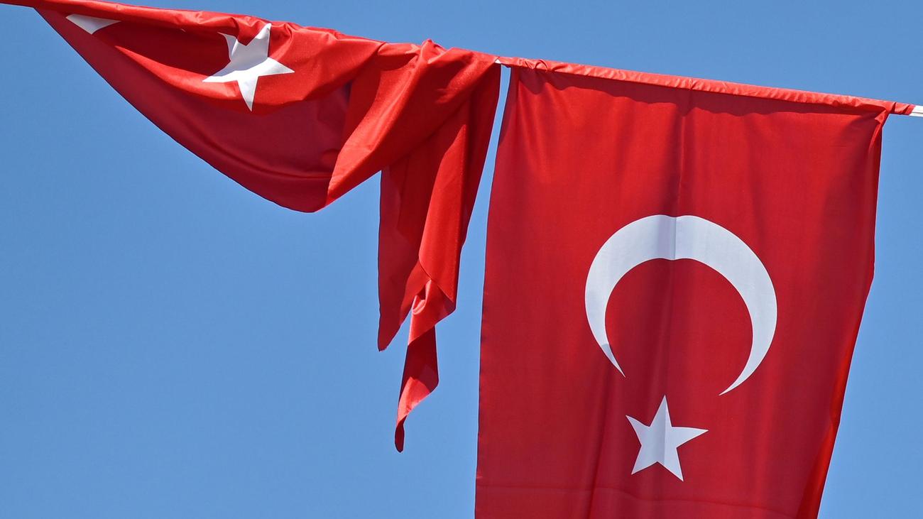 Angriff im Restaurant: Angreifer erschießt mindestens zwei Menschen in Südtürkei