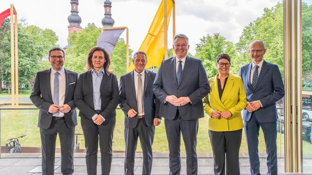 Bild: Neues Kabinett: Das sind die zehn Minister in der neuen Landesregierung