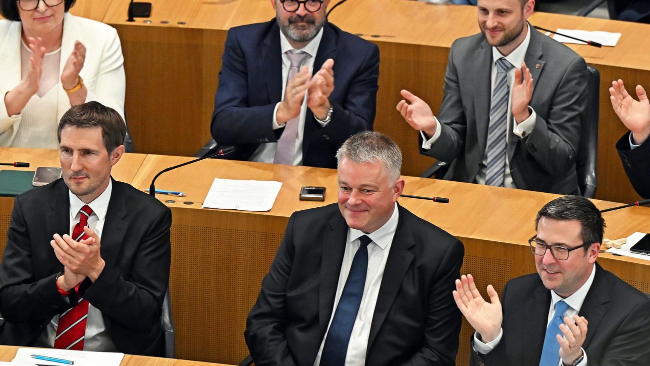 Antrittsrede: Schnieder will Verlässlichkeit in unsicheren Zeiten bieten