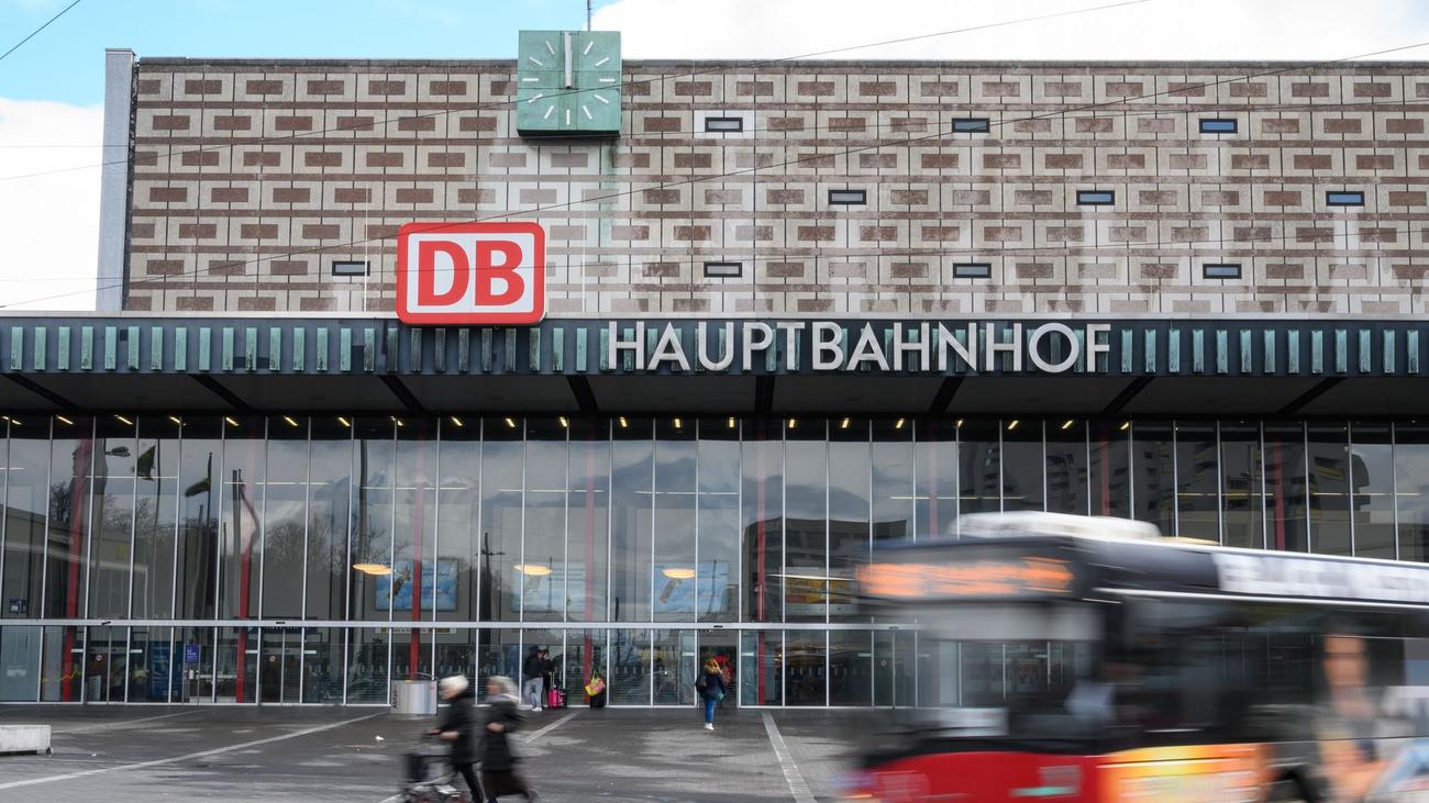 Was Fahrgäste wissen müssen: Verdi weitet Warnstreik im ÖPNV aus – fünf Städte betroffen
