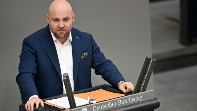Einladung nach St. Petersburg: AfD-Politiker Frohnmaier überlegt wegen Russland-Reise noch