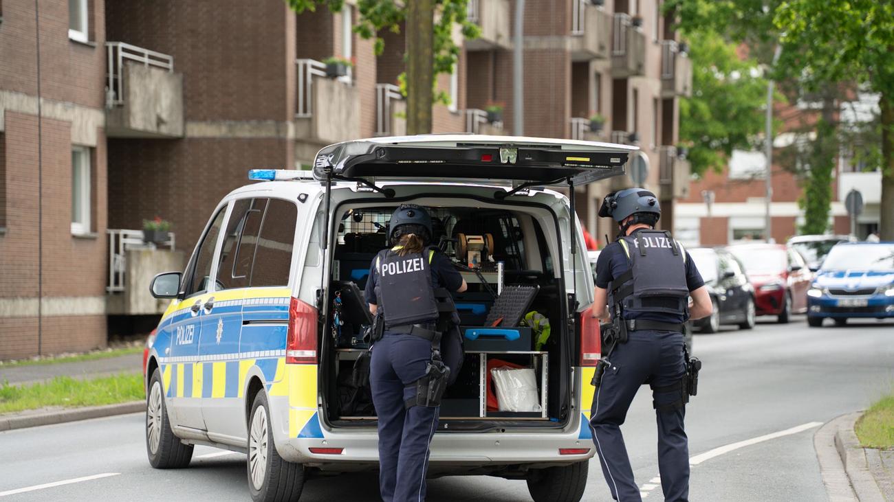 Polizeieinsatz an Schule: Berufskolleg nach Drohanruf geräumt - «keine Gefahr»