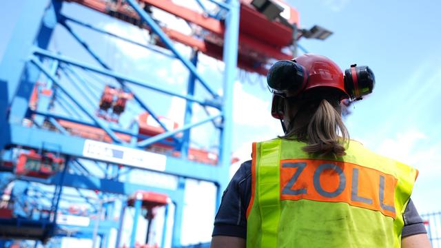 Behörden: Hamburger Zoll stellt Bilanz 2025 vor