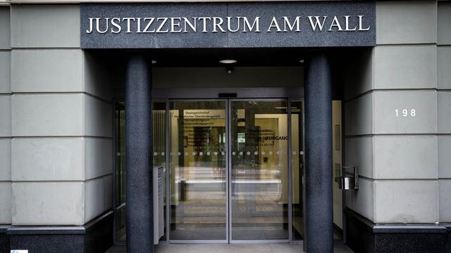 Vorwurf sexueller Straftaten: OVG: Beschuldigter Arzt darf Beruf vorerst nicht ausüben