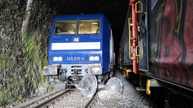 Keine Verletzten: Zwei Güterzüge entgleist: Streckensperrung bei Plettenberg