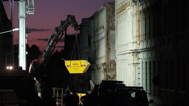 Bild: Hauseinsturz in Görlitz: Wettrennen gegen die Zeit: Suche nach Vermissten geht weiter