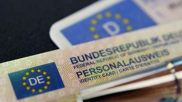 Bürokratieabbau: Kabinett: Erleichterungen bei Personausweis und Reisepass
