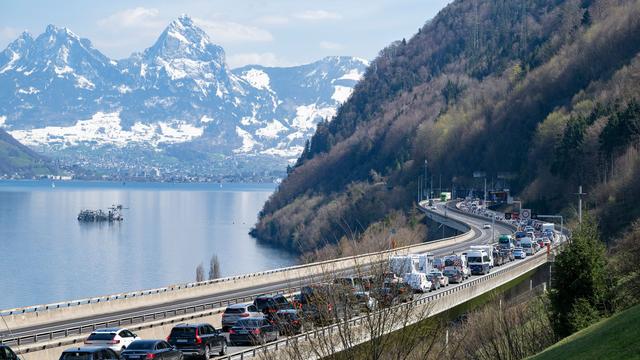 Bild: Gebühr für Straßennutzung: Schweiz will bei Ausländern für Durchfahrt kassieren