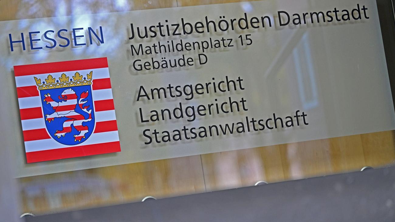 Prozess in Darmstadt beginnt: Zapfsäule angezündet: Vorwurf des versuchten Mordes