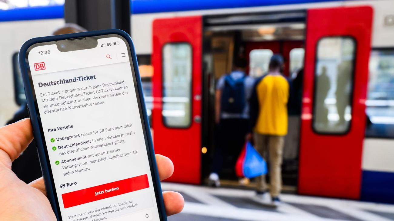 Bildung: GEW: Deutschlandticket muss in den Sommerferien gelten